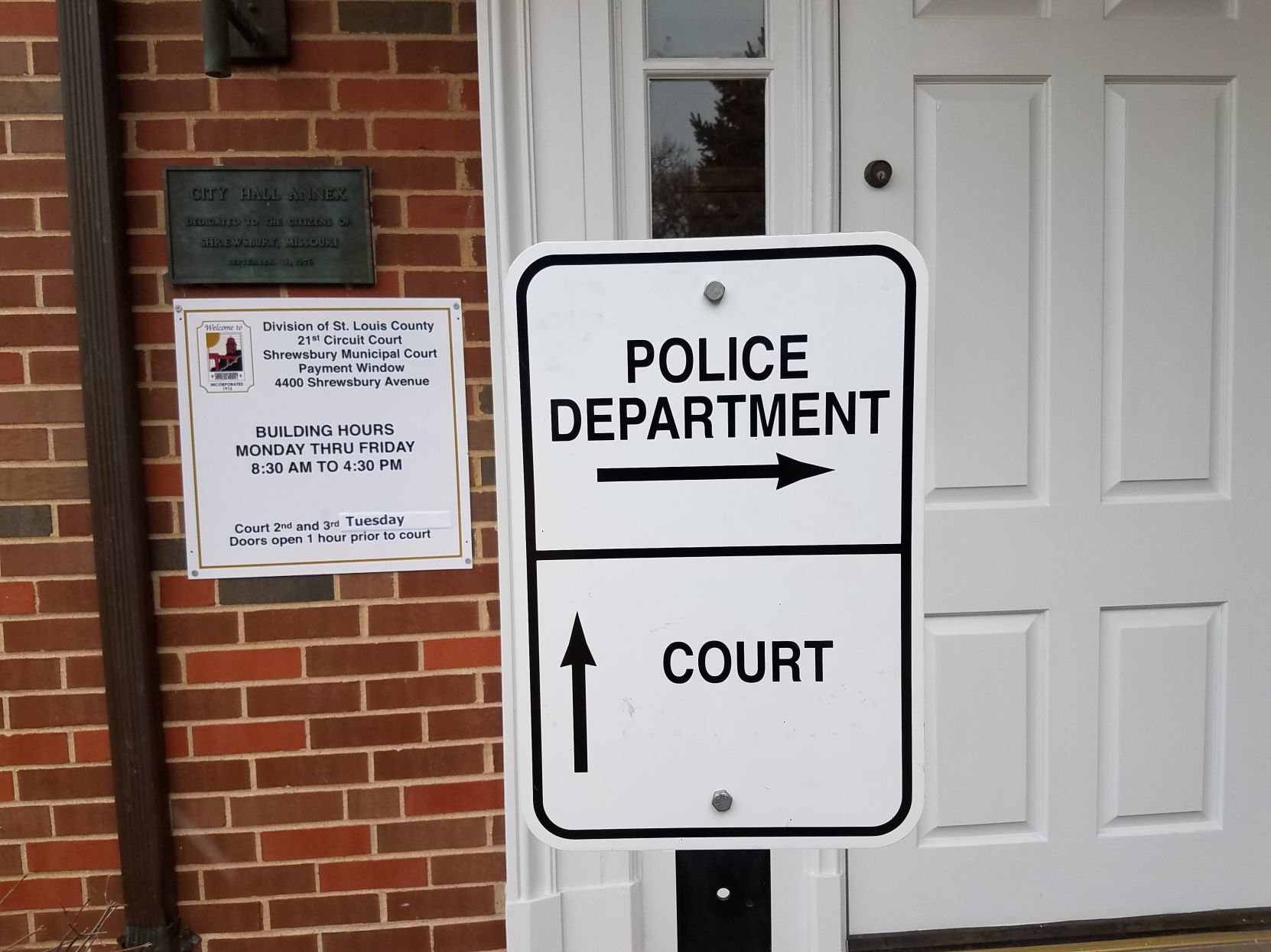 Guidelines require a clear separation between police and court
